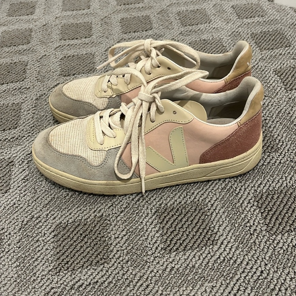 Suede and Leather Veja sneakers Women’s size 8